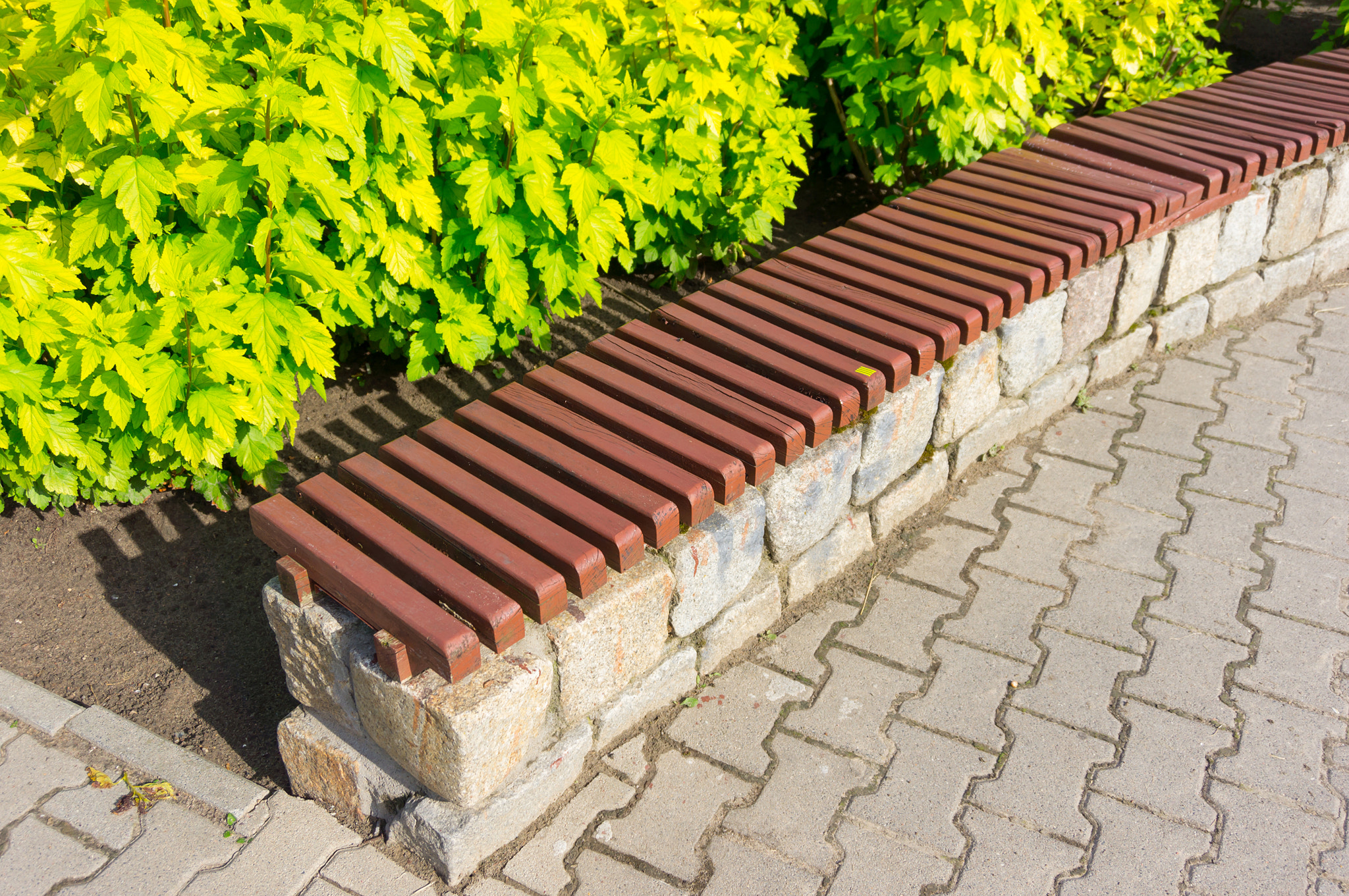 Sony E 16-50mm F3.5-5.6 PZ OSS sample photo. Park bench photography