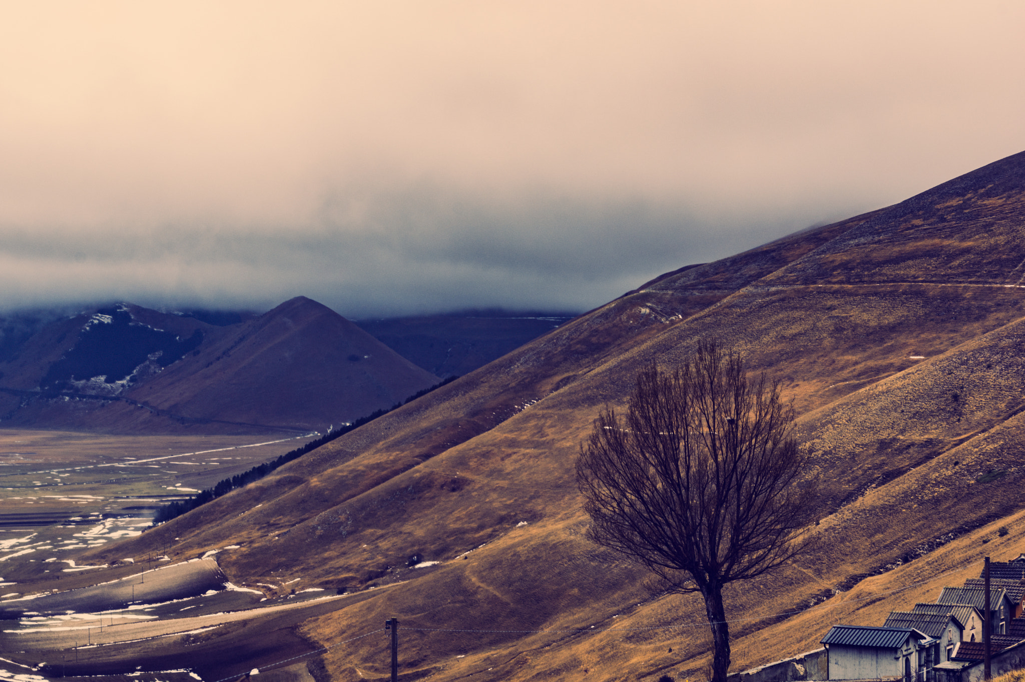 Pentax K-3 + smc PENTAX-DA L 18-50mm F4-5.6 DC WR RE sample photo. Castelluccio di norcia photography