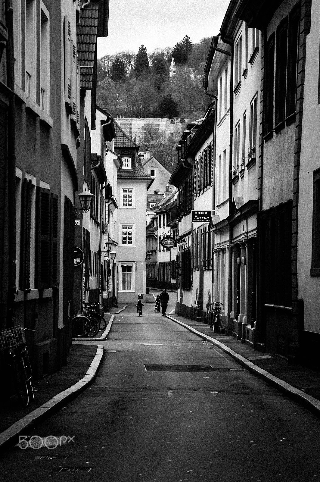 Sigma 17-70mm F2.8-4 DC Macro HSM sample photo. The narrow streets of heidelberg photography