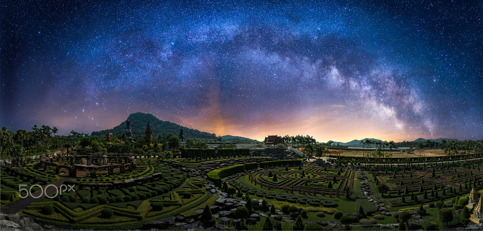 Sony a7R II + Sony Vario-Sonnar T* 16-35mm F2.8 ZA SSM sample photo. Milky way above nong nooch, pattaya photography