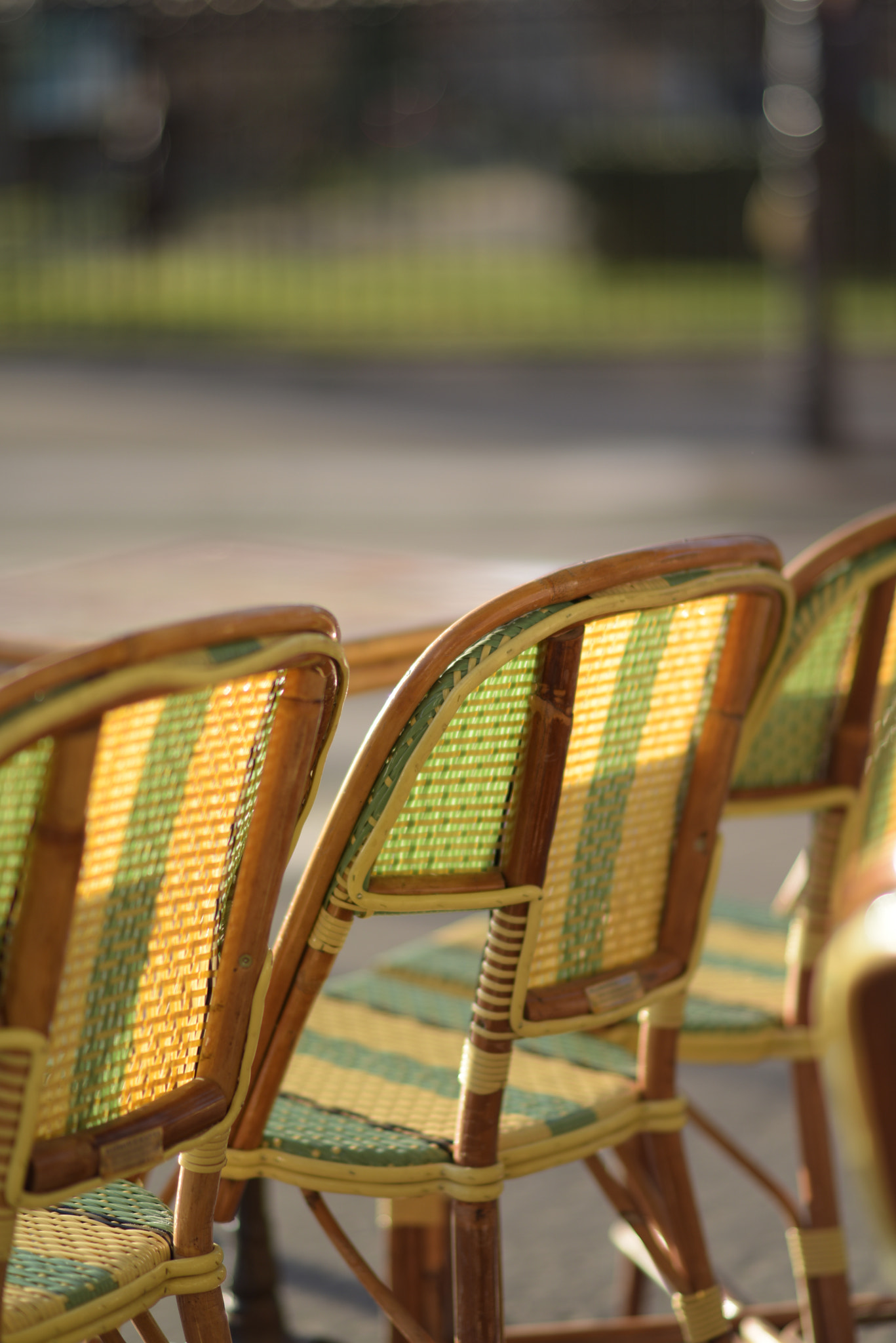 Samyang 85mm F1.4 Aspherical IF sample photo. Au soleil, en terrasse... photography