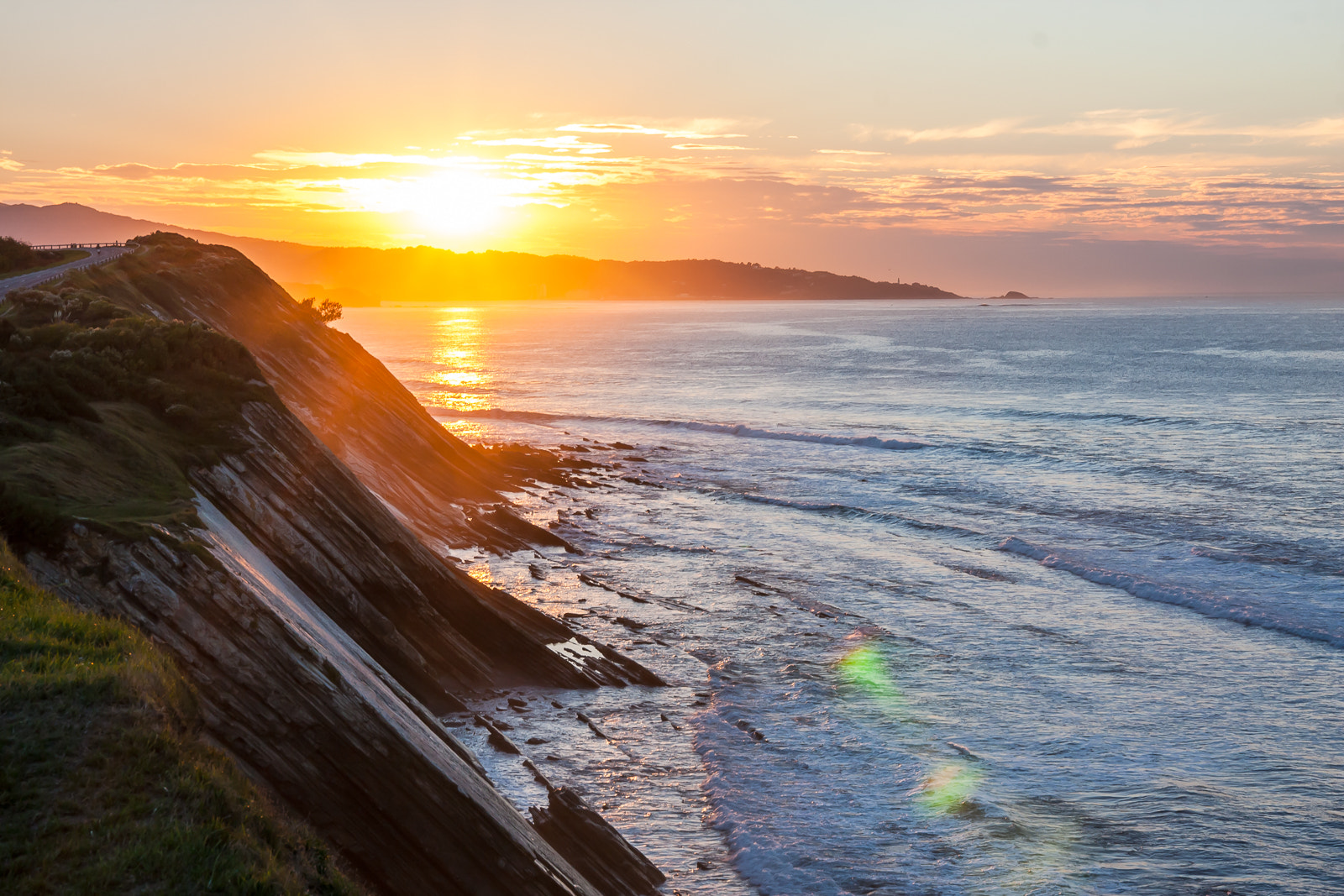 Canon EOS 40D + Sigma 18-50mm f/2.8 Macro sample photo. Couchersoleil photography