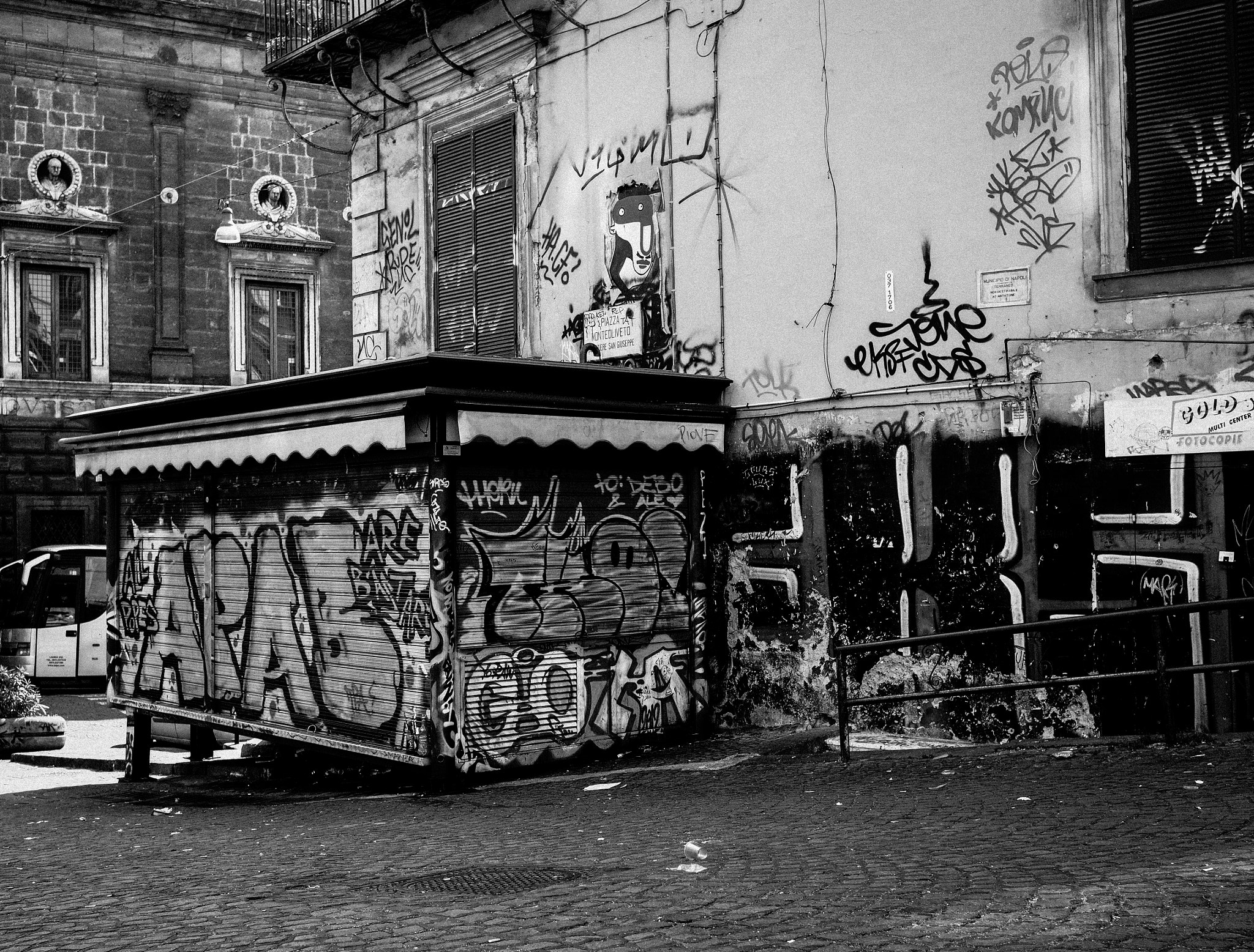 LUMIX G 20/F1.7 II sample photo. Neapolitan graffiti photography