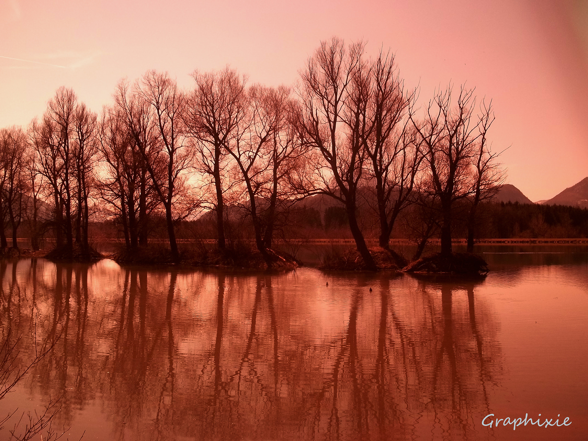 Kodak EASYSHARE M531 DIGITAL CAMERA sample photo. By the river inn photography
