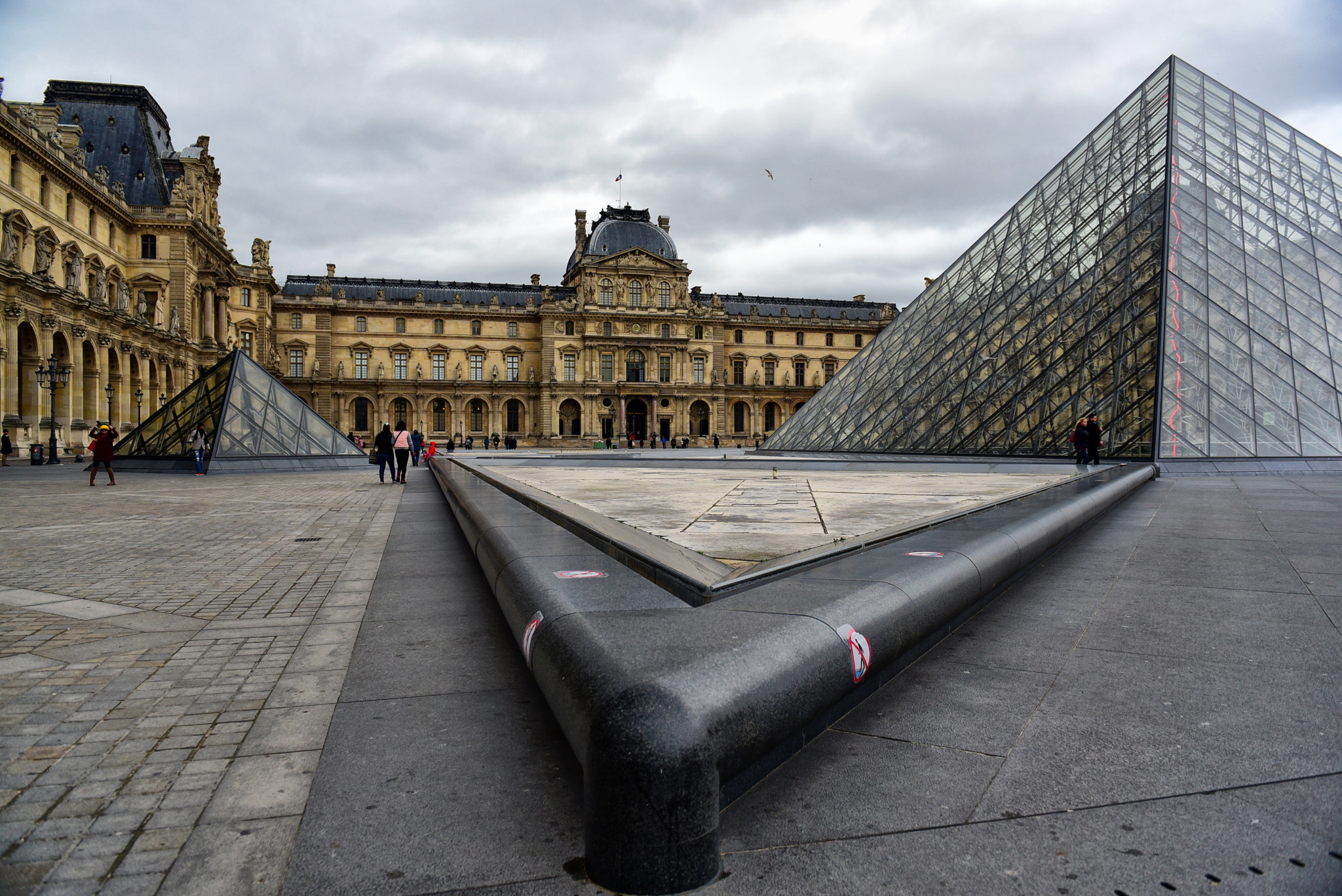 Nikon D750 + Zeiss Milvus 35mm f/2 sample photo. Paris, france photography