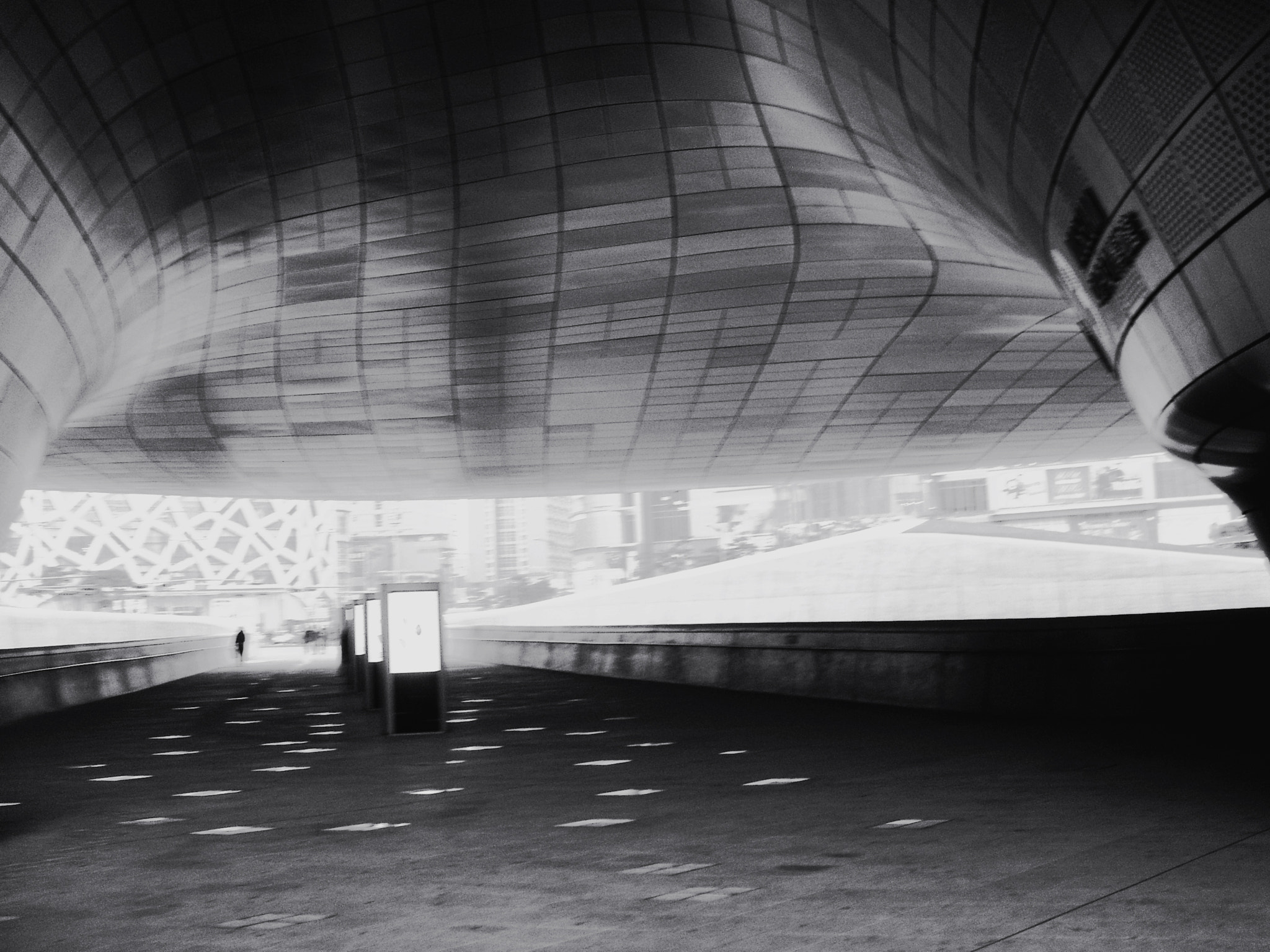 Samsung Digimax L60 sample photo. Gray curve (zaha hadid) photography