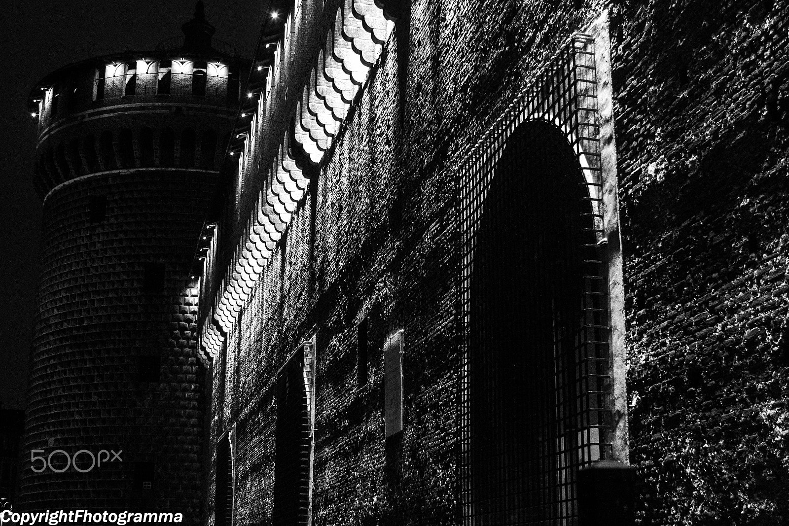 EF28-70mm f/2.8L USM sample photo. The castello sforzesco; detail.. milano by night photography
