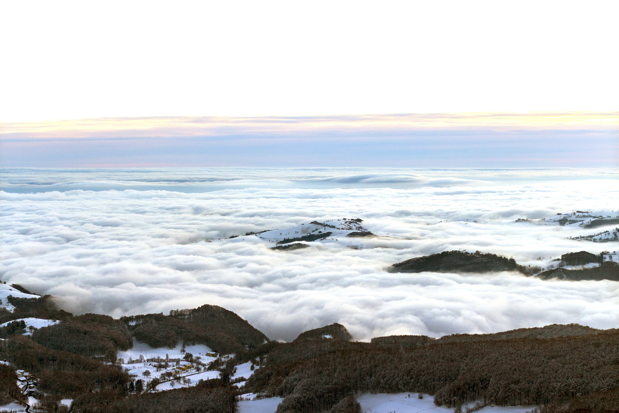 Canon EOS M + Sigma 35mm F1.4 DG HSM Art sample photo. The fog photography