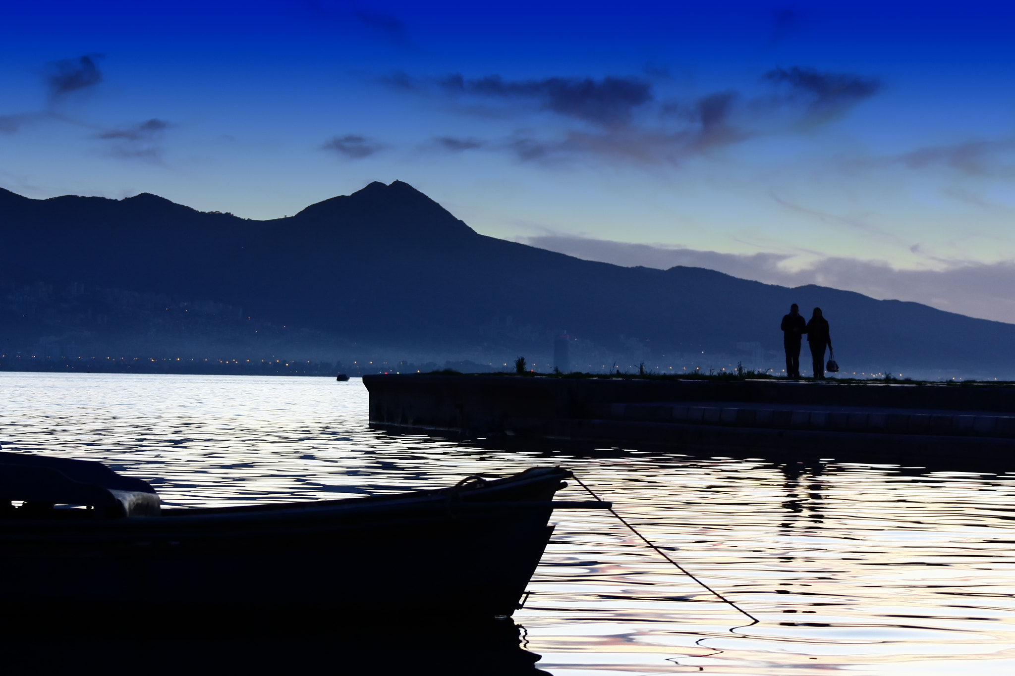 Canon EF 75-300mm f/4-5.6 USM sample photo. Blue photography