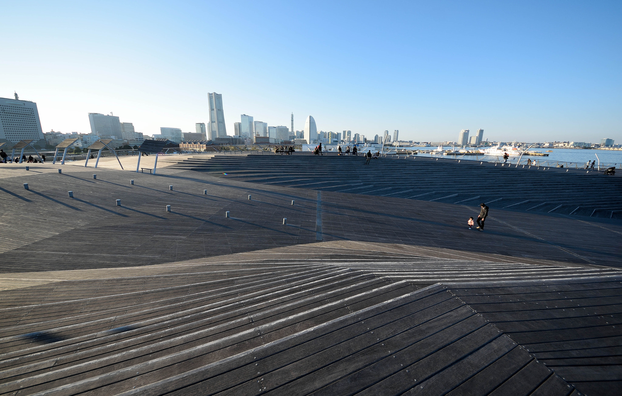 Sigma 8-16mm F4.5-5.6 DC HSM sample photo. Yokohama2016 newyeardays photography