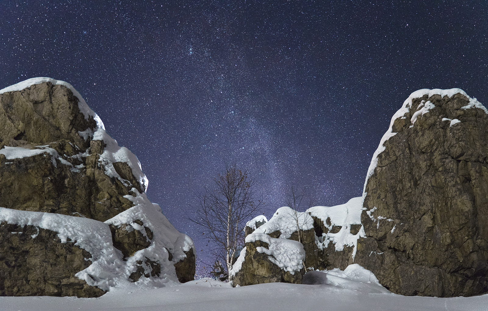 Nikon D7000 + Samyang 16mm F2 ED AS UMC CS sample photo. Star gates photography