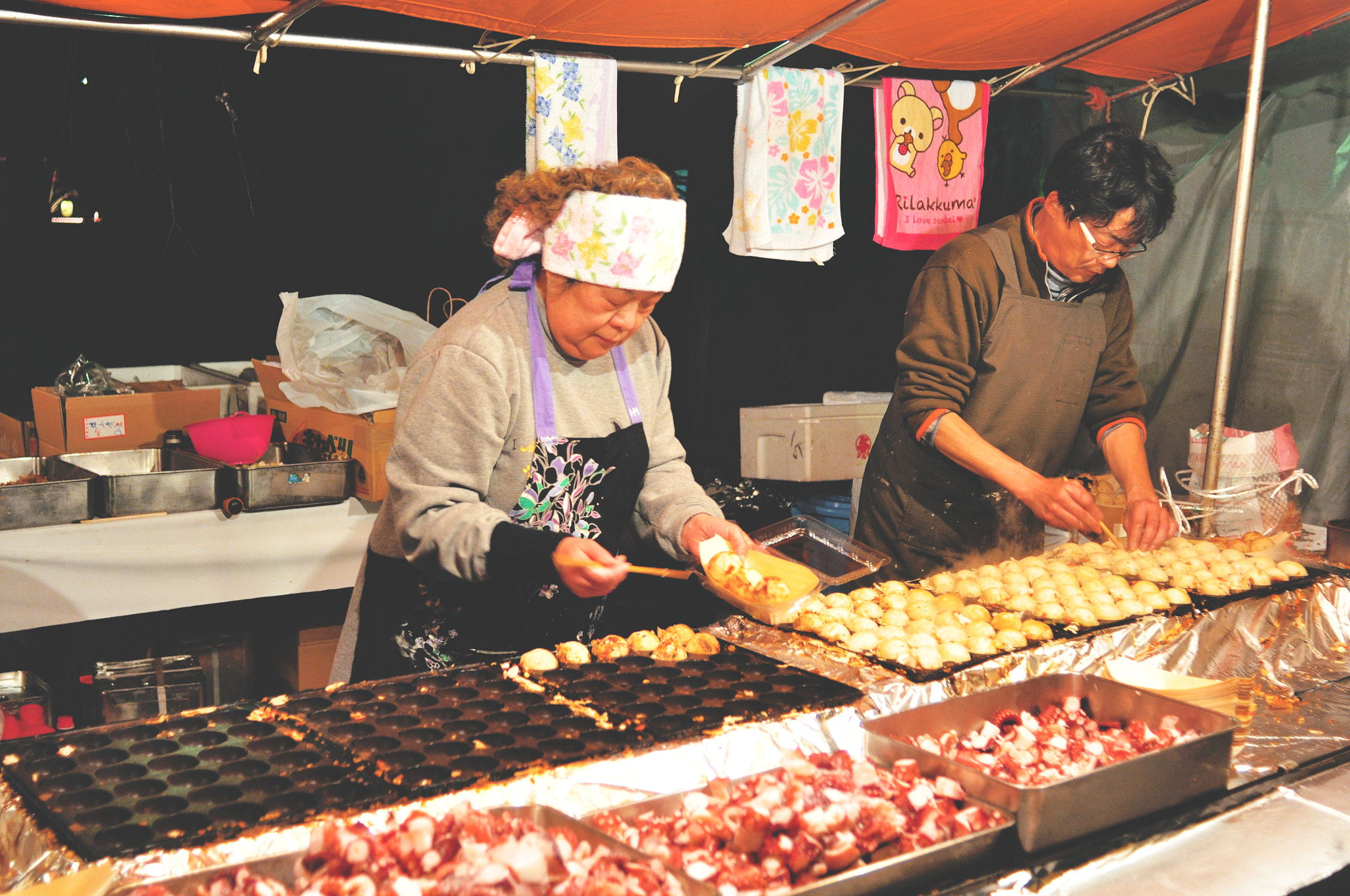 Nikon D90 + AF Nikkor 28mm f/2.8 sample photo. Takoyaki photography