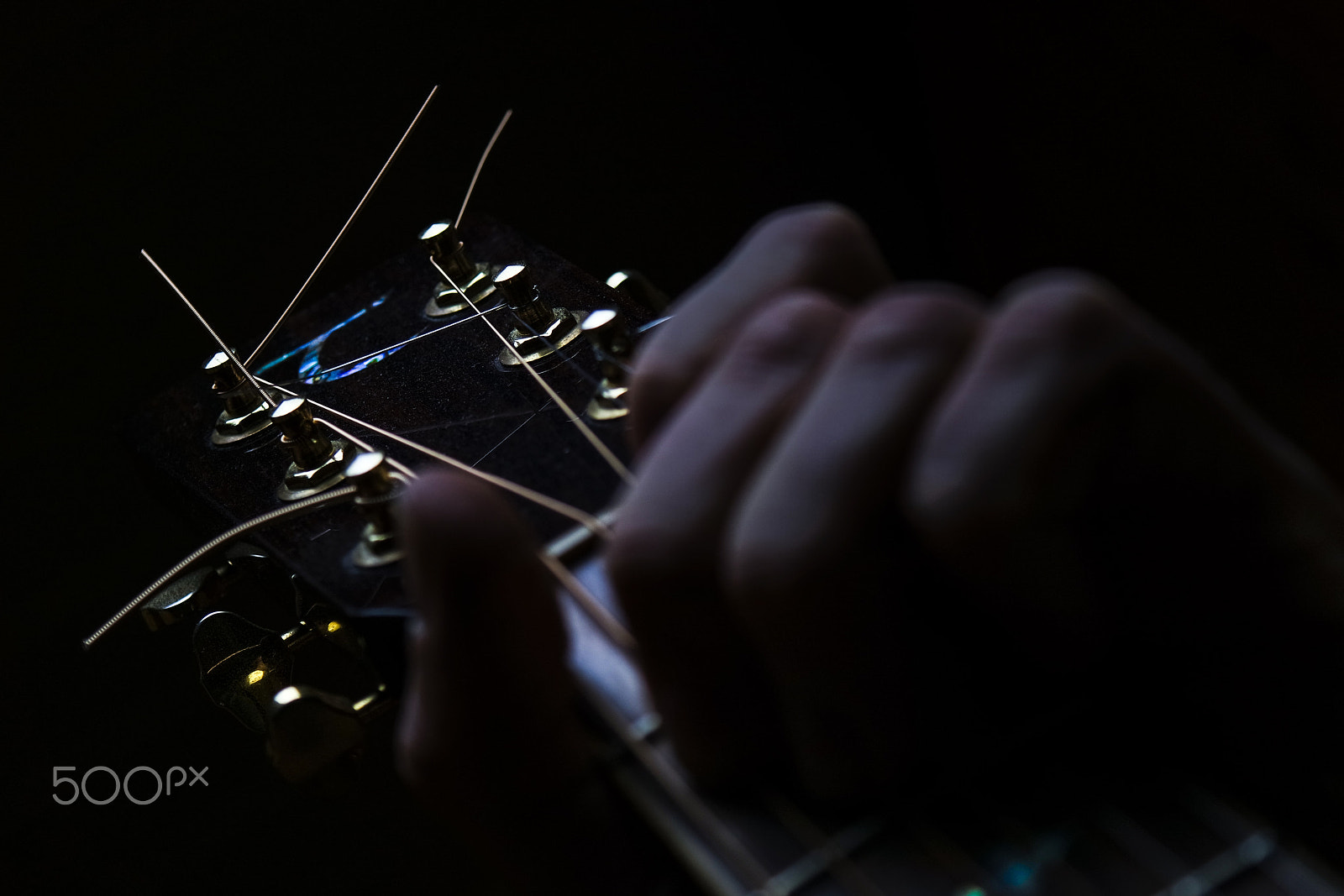 Samsung NX3000 + NX 18-55mm F3.5-5.6 sample photo. The guitarist photography