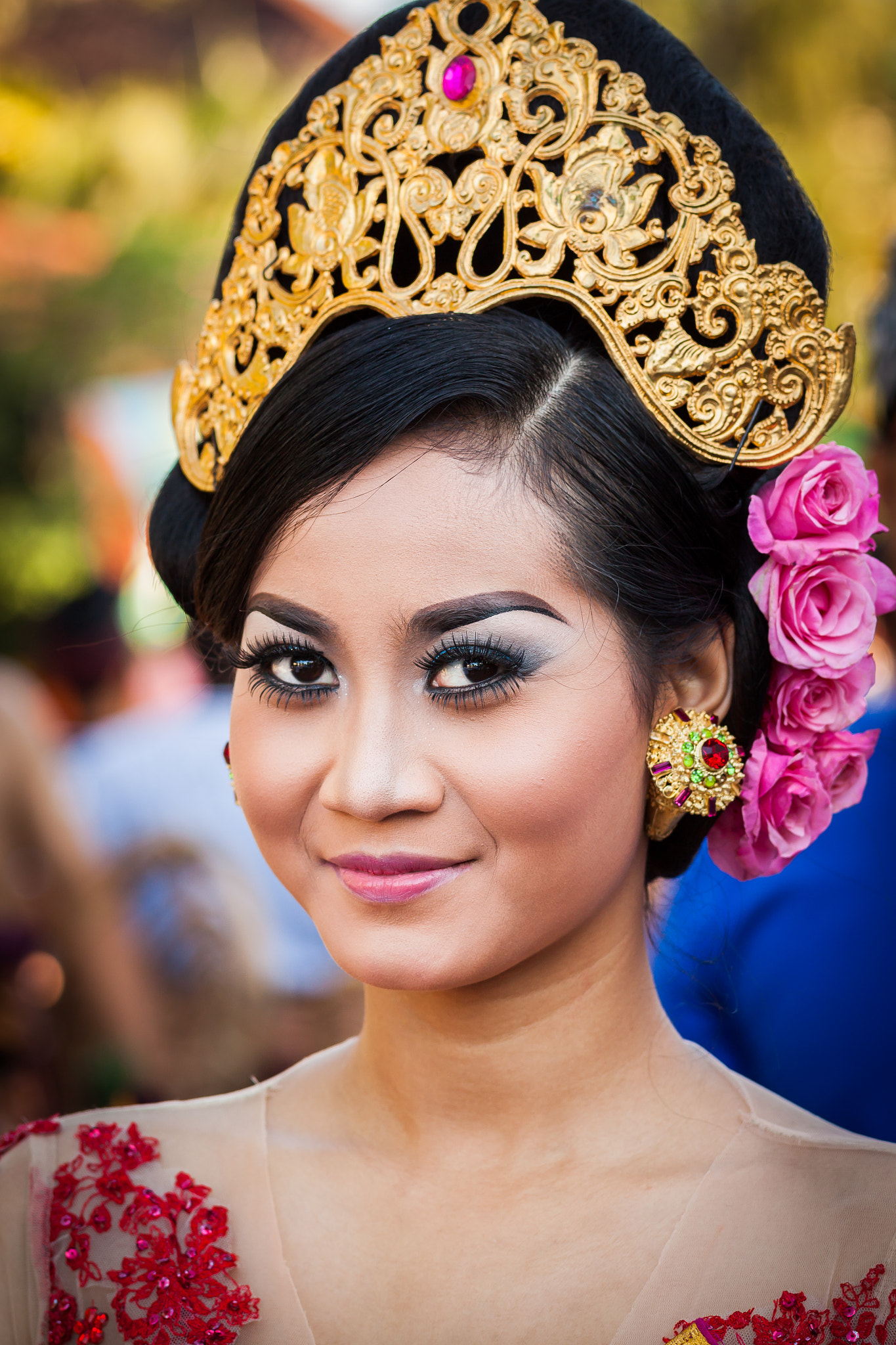 Canon EOS 500D (EOS Rebel T1i / EOS Kiss X3) + Canon EF 70-200mm F4L IS USM sample photo. Balinese woman photography