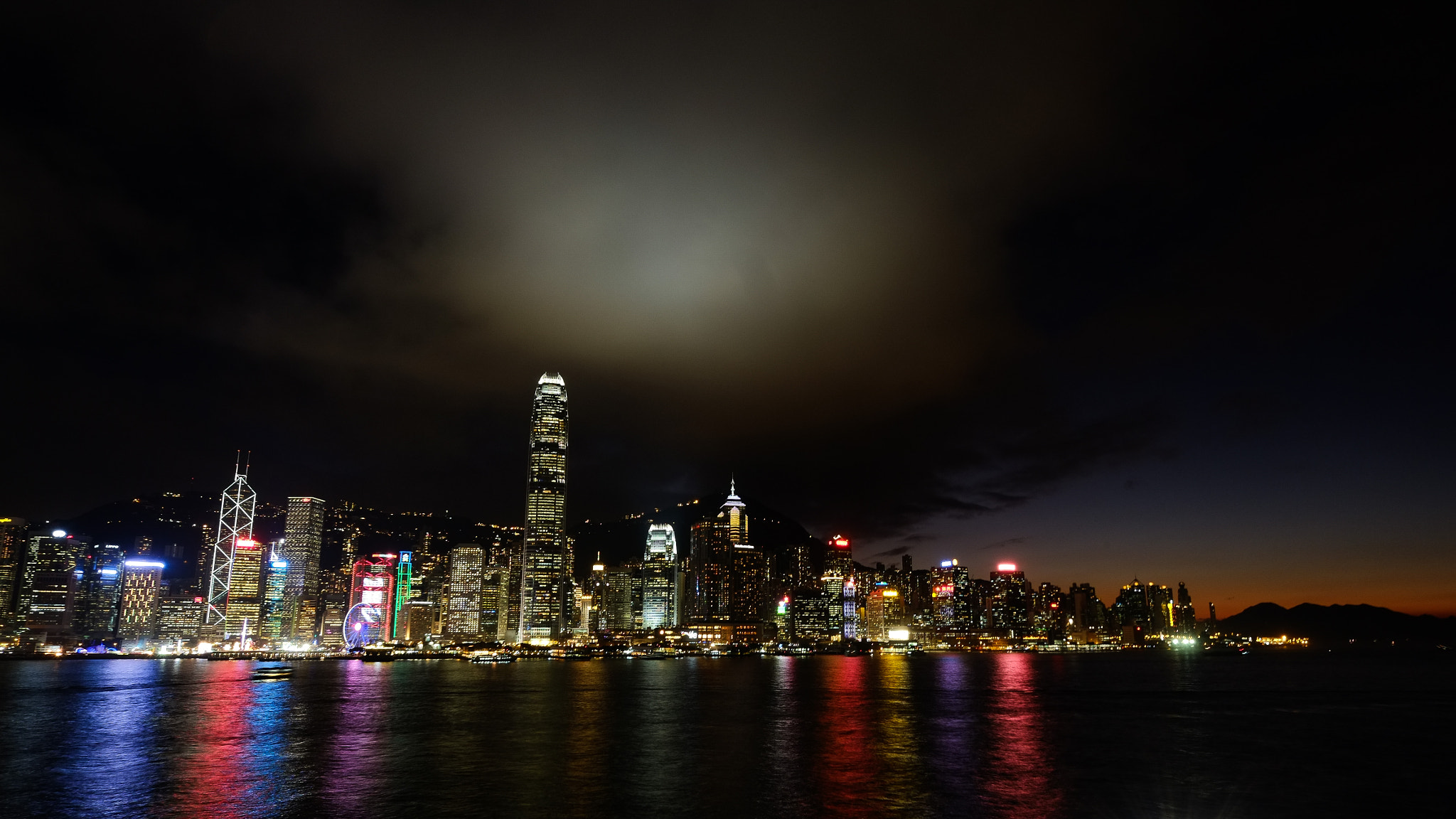 Fujifilm X-Pro1 + ZEISS Touit 12mm F2.8 sample photo. Night scene of hong kong photography