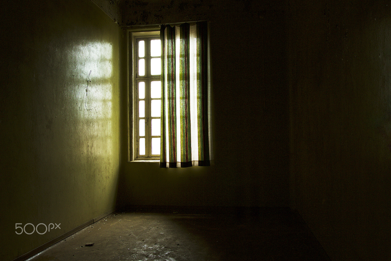 Sigma 18-35mm f/1.8 DC HSM sample photo. The lonely window photography
