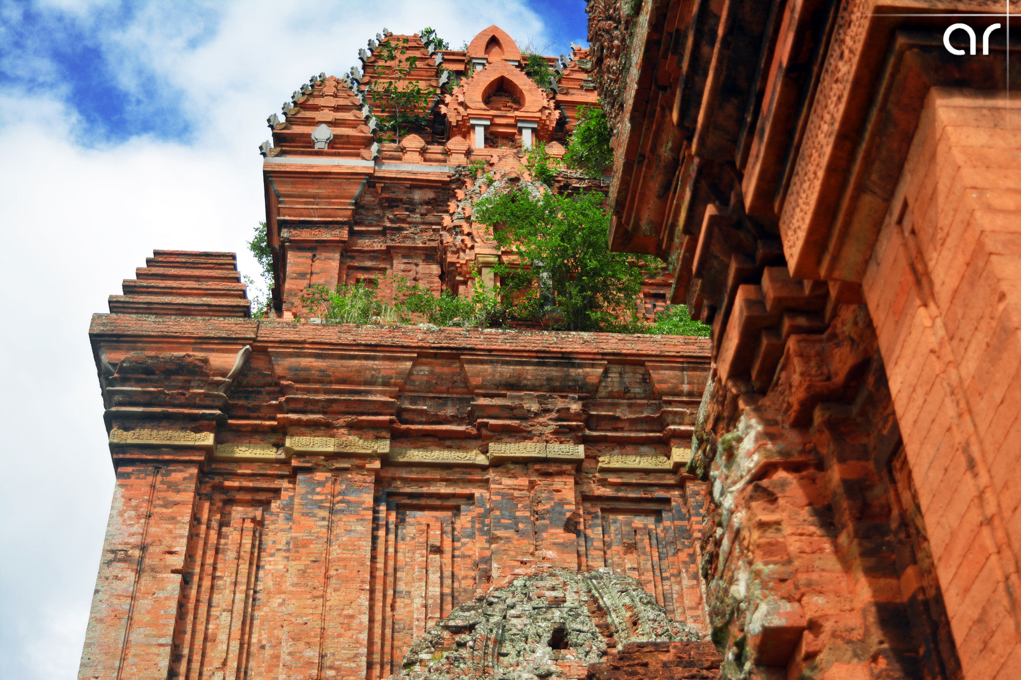 Nikon D5200 + Zeiss Milvus 85mm f/1.4 sample photo. Thap banh it temple, quy nhon, vietnam photography