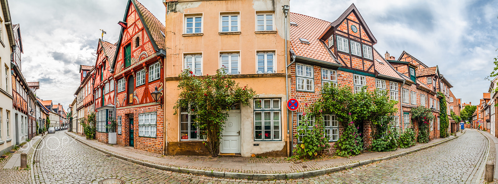 Sigma 17-70mm F2.8-4 DC Macro OS HSM sample photo. Street in lüneburg photography