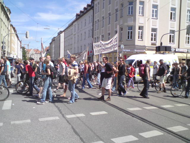 Sony Ericsson C902 sample photo. Schülerdemo photography