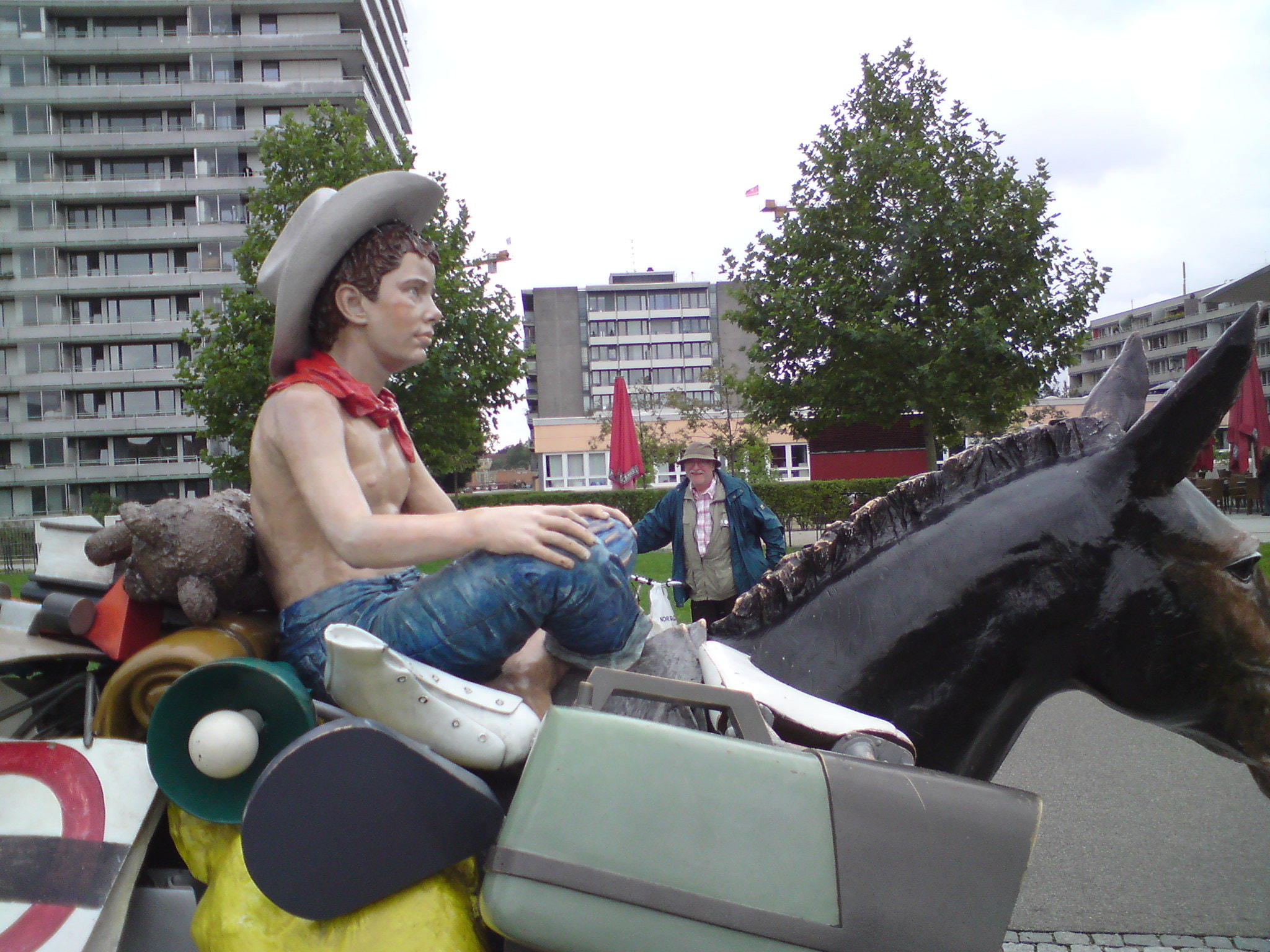Sony Ericsson C902 sample photo. Mit hut photography