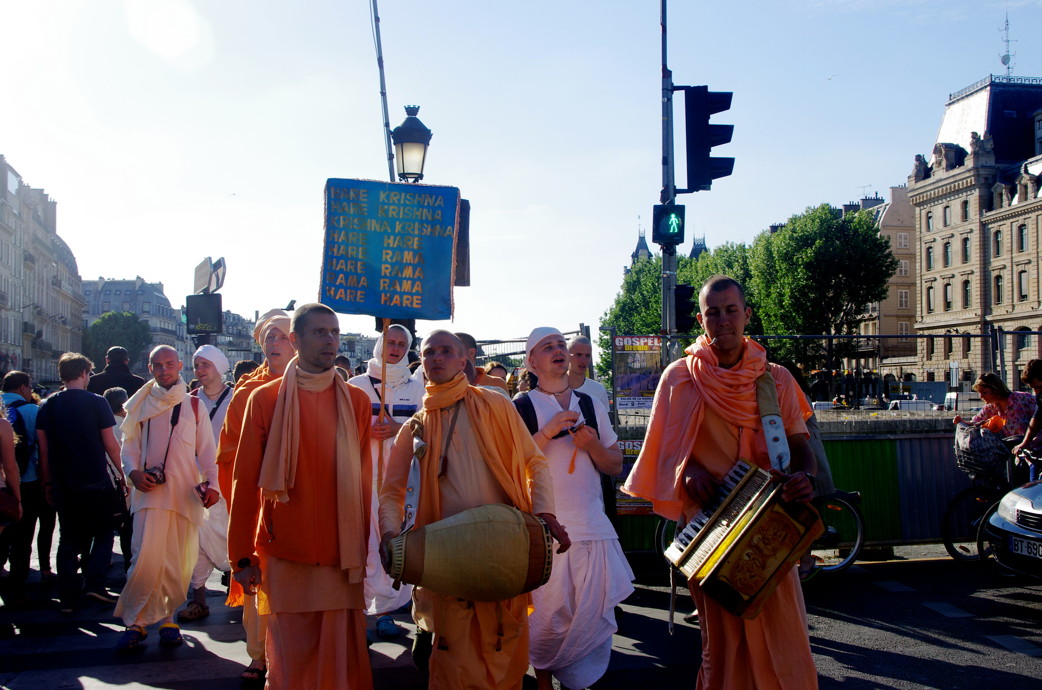 Pentax K-5 sample photo. Hare krishna parade in paris photography