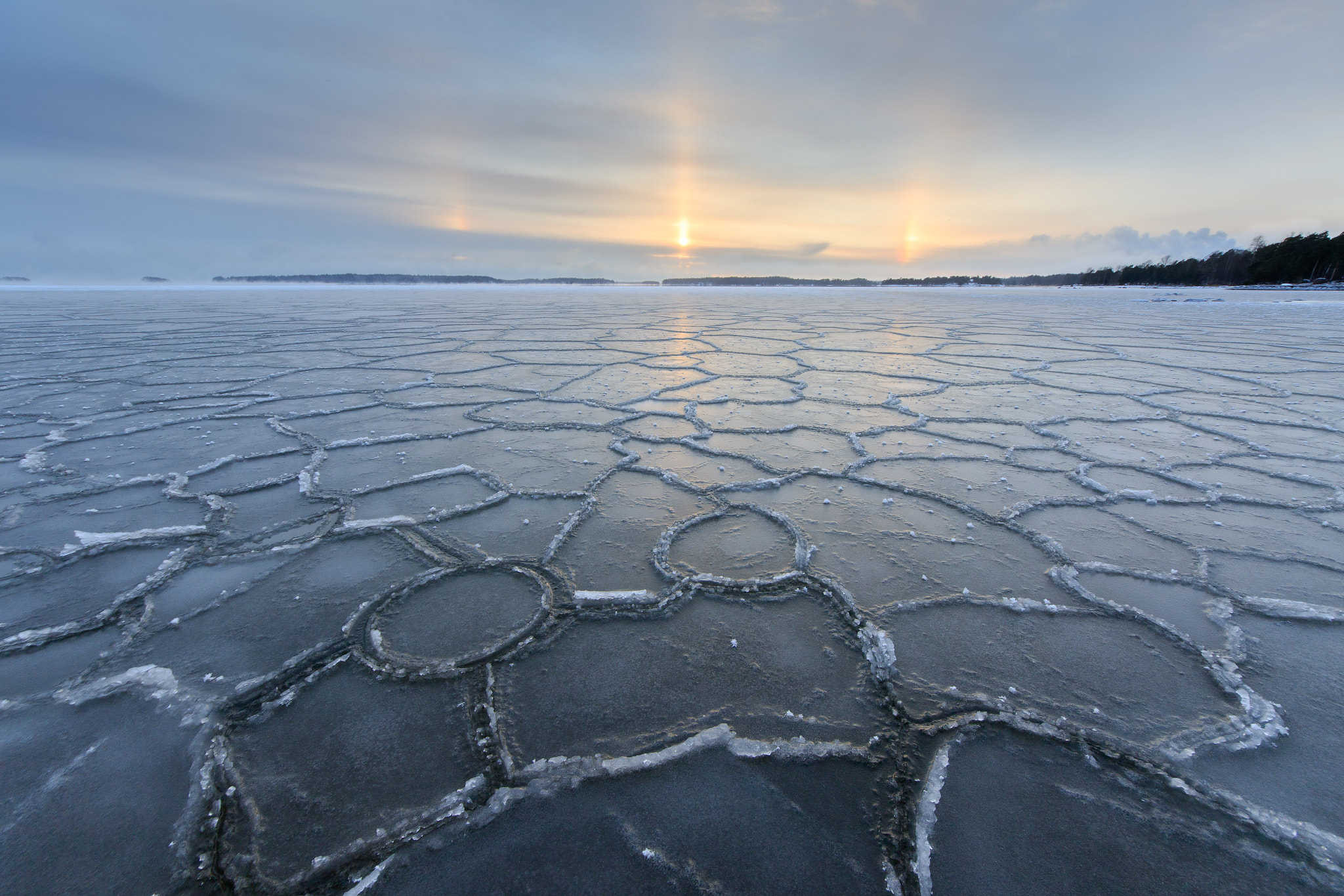 Sigma 8-16mm F4.5-5.6 DC HSM sample photo. Sunset halo over the freezing sea 2 photography