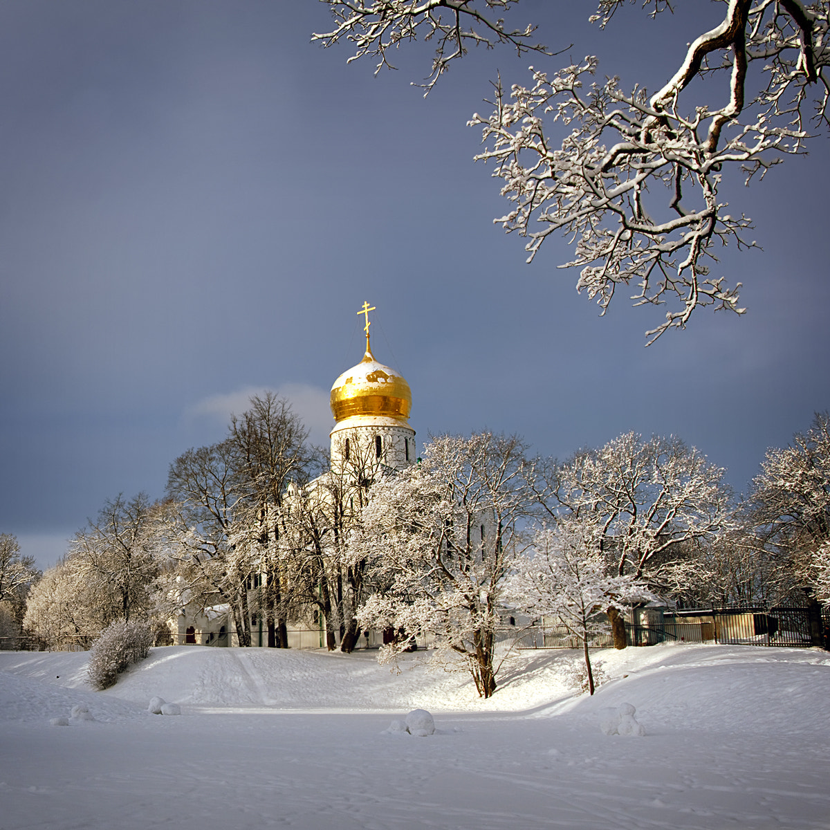 Pentax K-5 + Sigma 18-35mm F1.8 DC HSM Art sample photo. Winter... feodorovsky church... photography