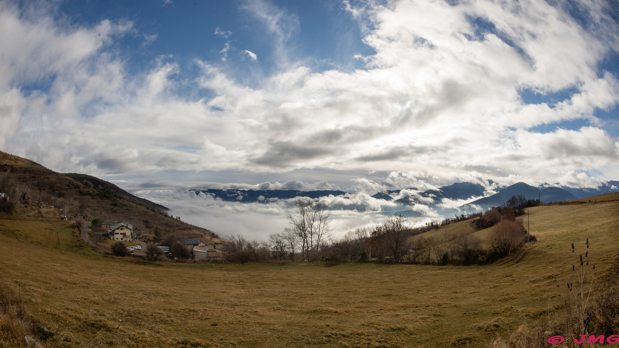 Nikon D610 + Nikon AF Fisheye-Nikkor 16mm F2.8D sample photo. Nubes bajas en prullans photography