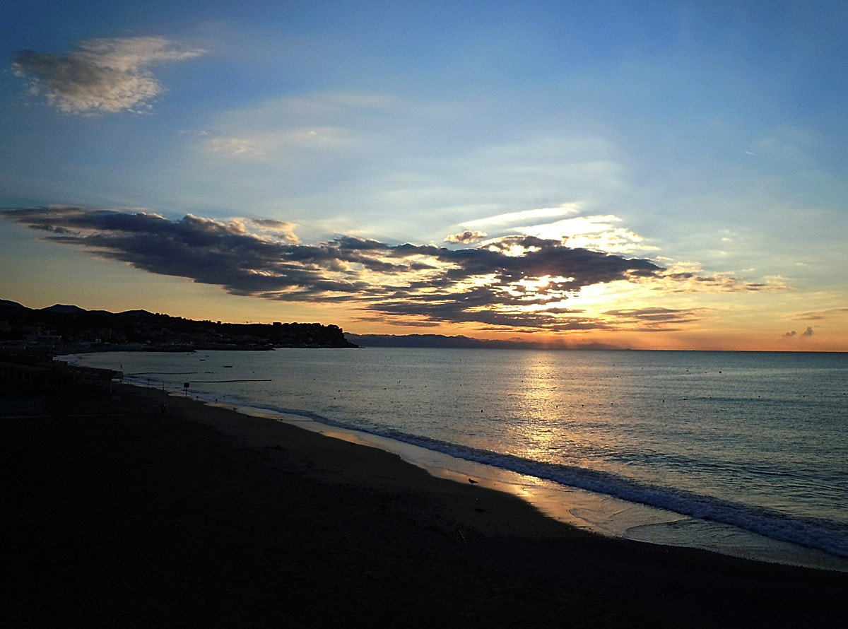 Nikon Coolpix S6000 sample photo. Sunrise in albisola photography