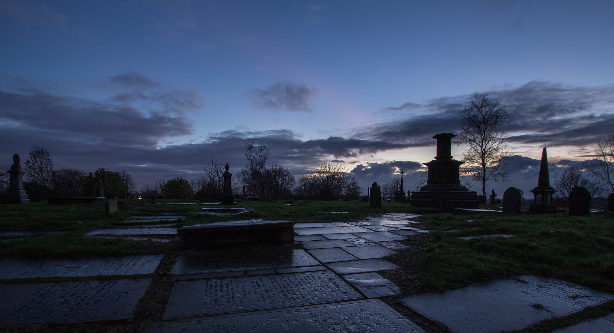 Canon EF-S 10-22mm F3.5-4.5 USM sample photo. The grave tard middleton photography