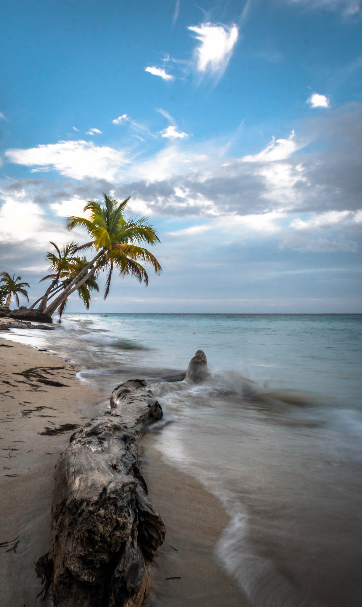 Canon EOS 50D + Canon EF 14mm F2.8L USM sample photo. Beach  photography