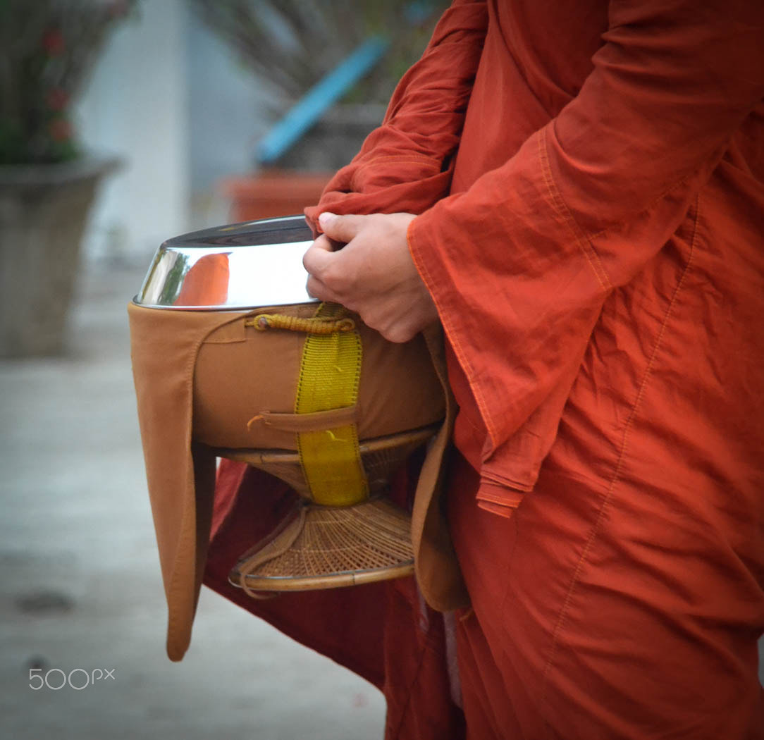 Sigma 18-200mm F3.5-6.3 DC OS HSM sample photo. Morning alms photography