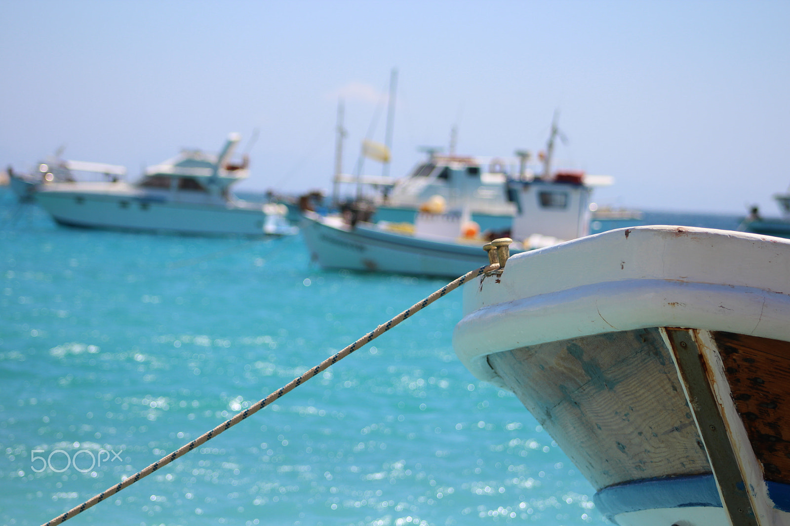 Canon EOS 600D (Rebel EOS T3i / EOS Kiss X5) + EF75-300mm f/4-5.6 sample photo. Boat in ano koufonisi photography