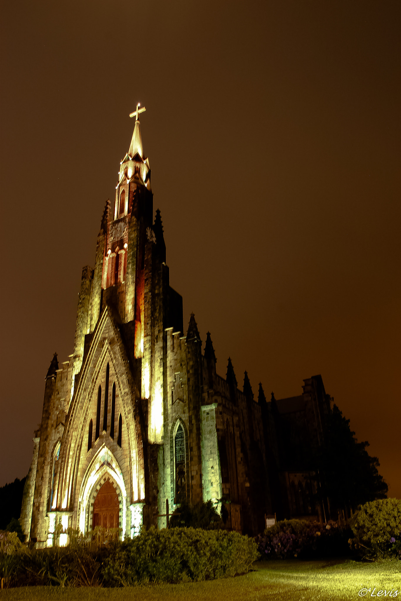 Sigma 17-70mm F2.8-4 DC Macro OS HSM sample photo. Catedral de pedra photography