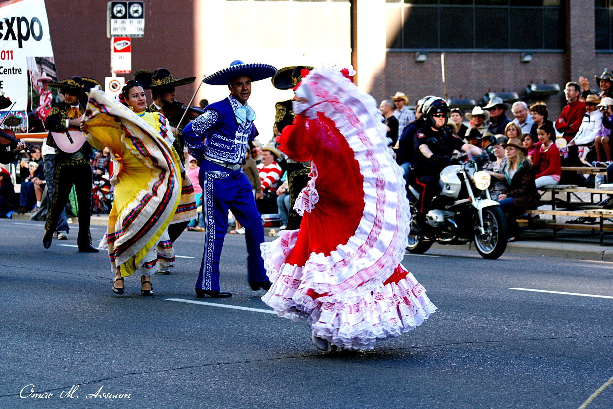Canon EF 75-300mm F4.0-5.6 IS USM sample photo. Mexican dance at stampede photography