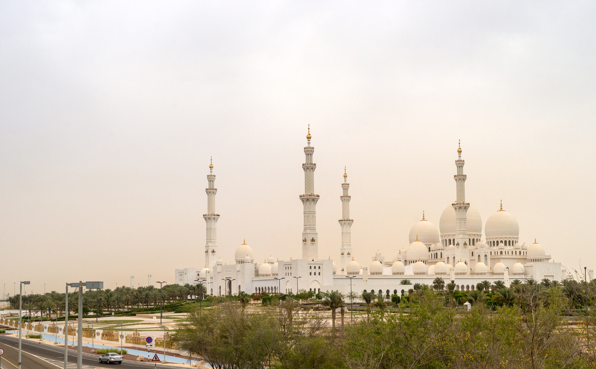 Sony a99 II + Sony 50mm F1.4 sample photo. Sheikh zayed mosque, magnificent photography