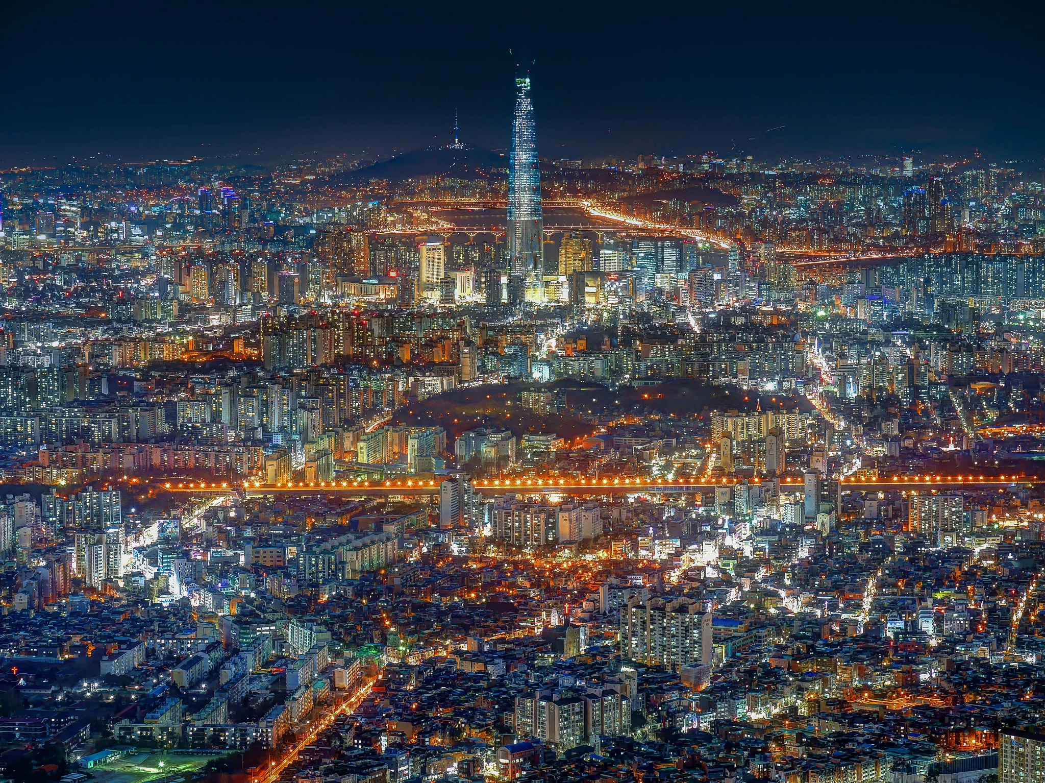 Panasonic Lumix G X Vario 35-100mm F2.8 OIS sample photo. Seoul photography