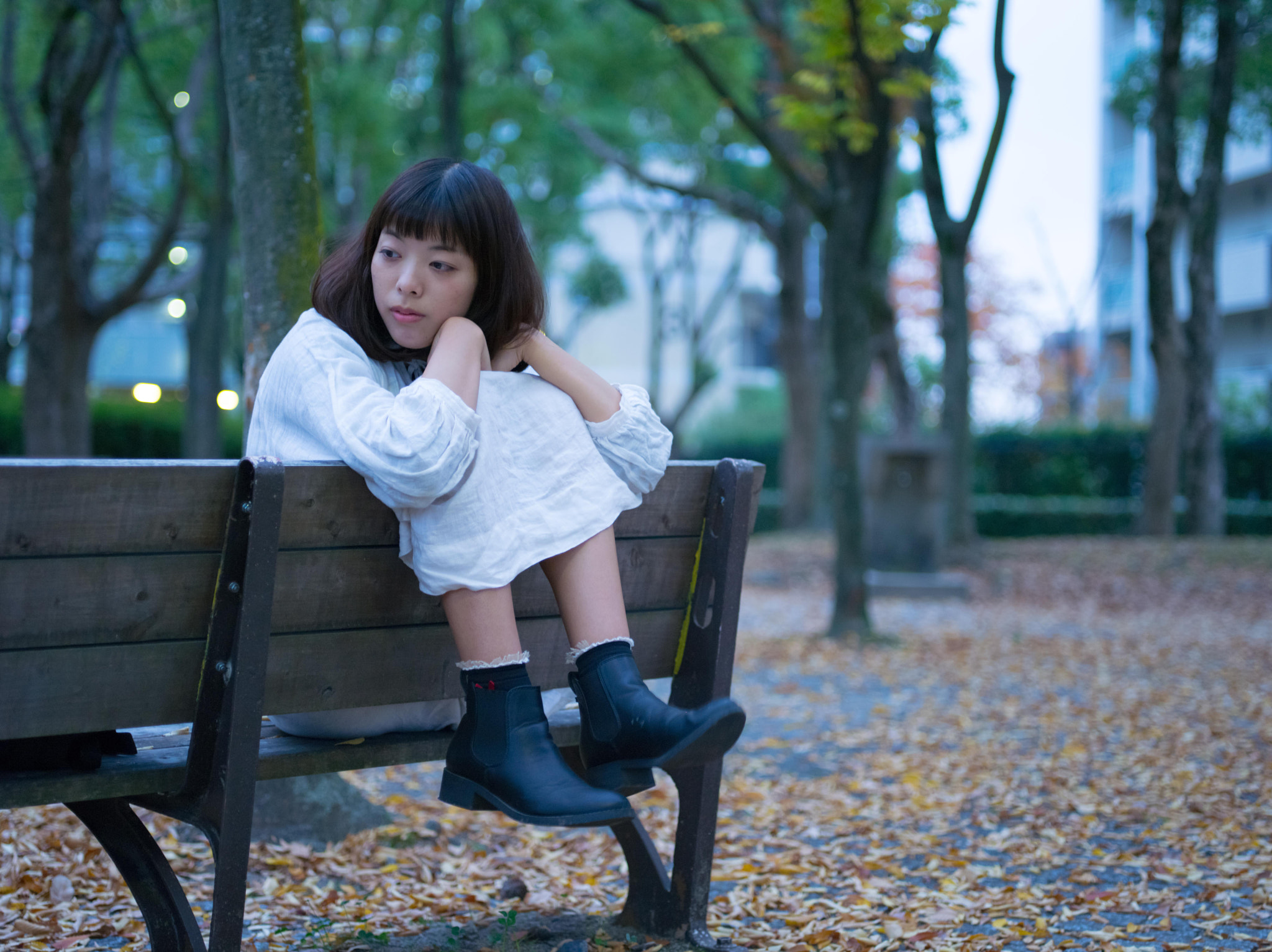 smc PENTAX-FA645 75mm F2.8 sample photo. Autumn girl photography