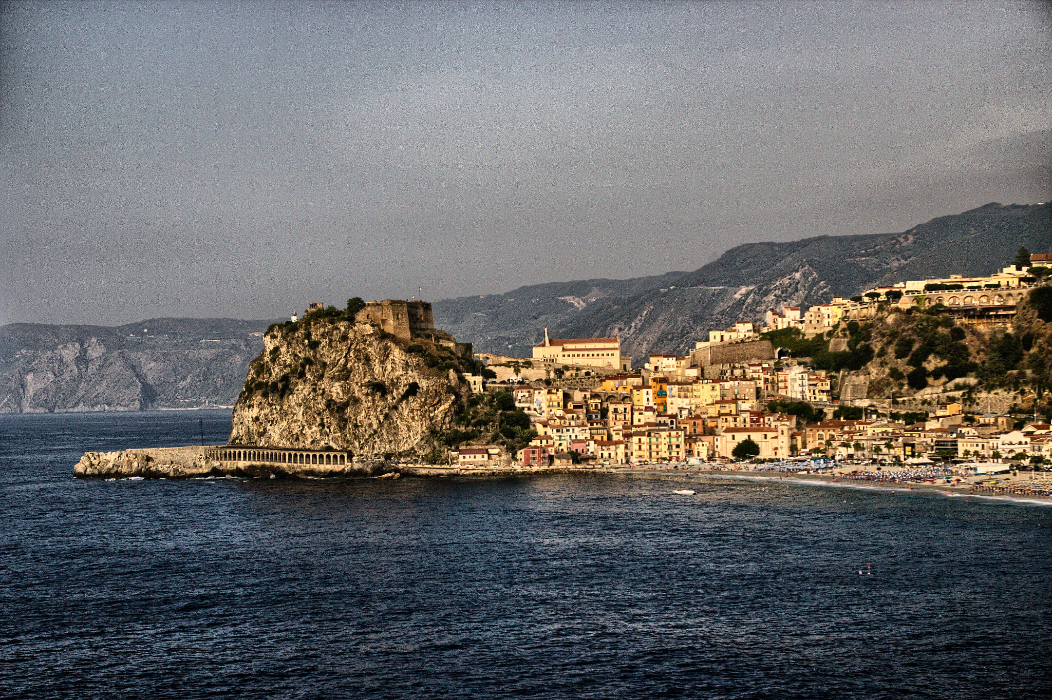 18.0 - 200.0 mm sample photo. Hdr photography