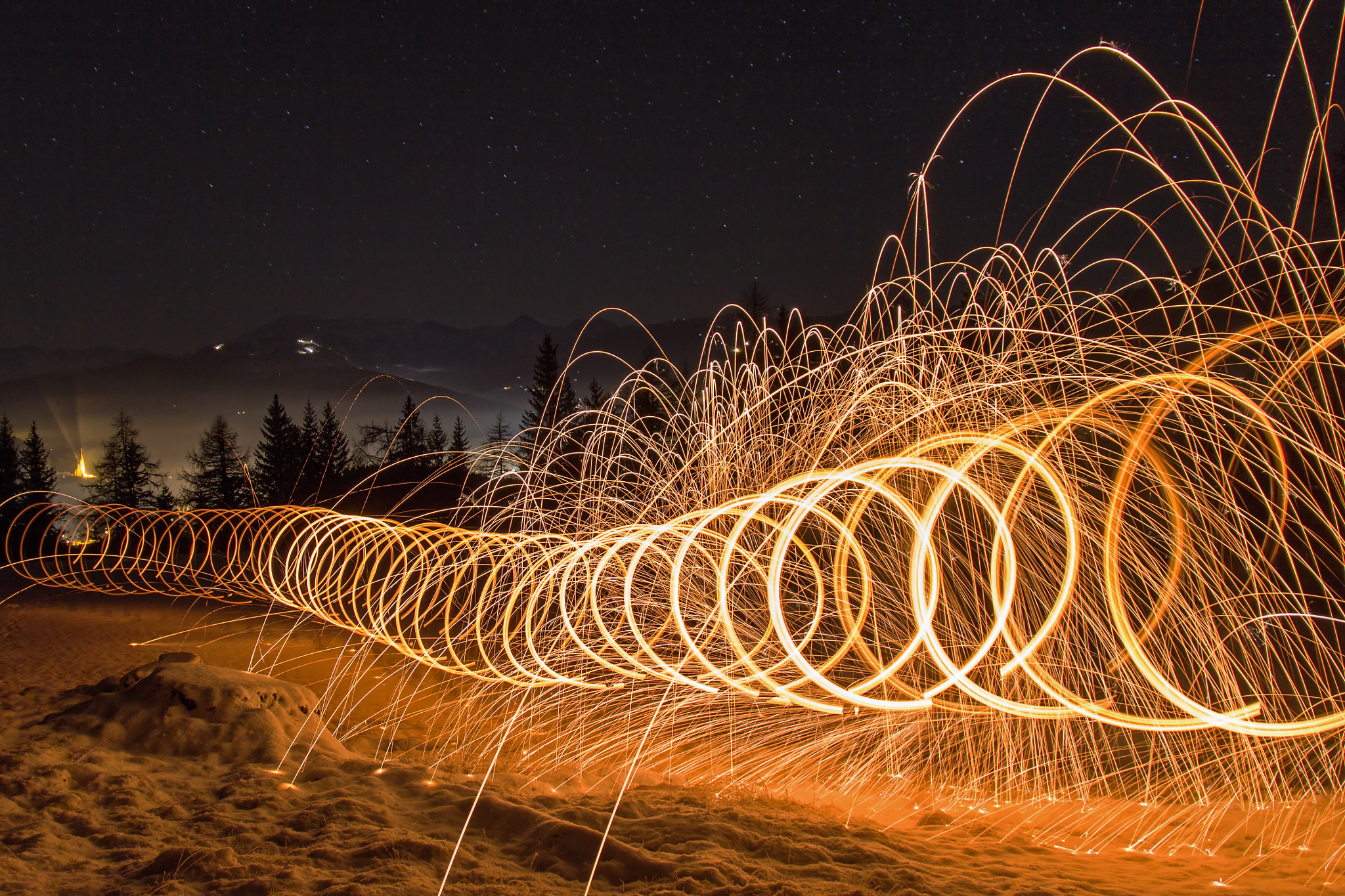 Canon EOS 600D (Rebel EOS T3i / EOS Kiss X5) + Canon EF 500mm F4L IS USM sample photo. Steel wool worm photography