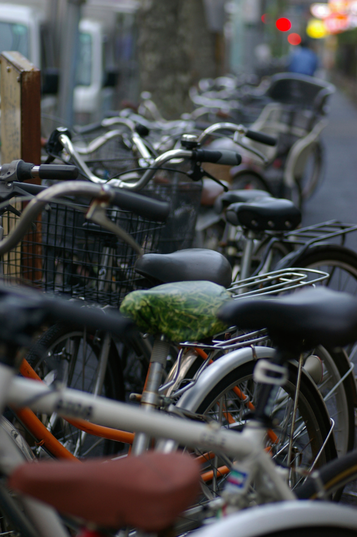 Pentax *ist DL + Tamron SP AF 90mm F2.8 Di Macro sample photo. Bikes of tsukiji photography