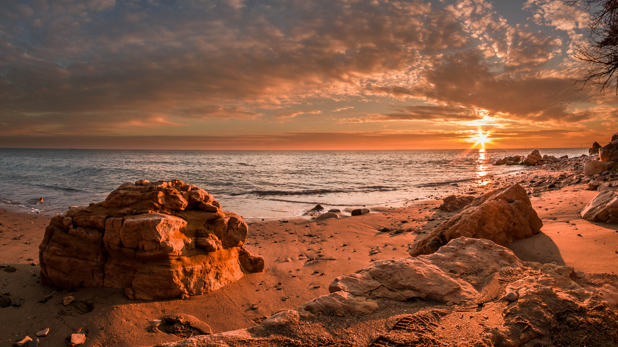 Nikon D3300 + Samyang 8mm F3.5 Aspherical IF MC Fisheye sample photo. Sunset on the red planet photography