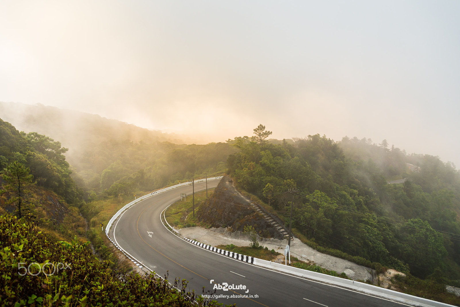 Nikon D7200 + AF-S VR DX 16-80mm f/2.8-4.0E ED sample photo. On the road mount mist @chaingmai, thailand photography