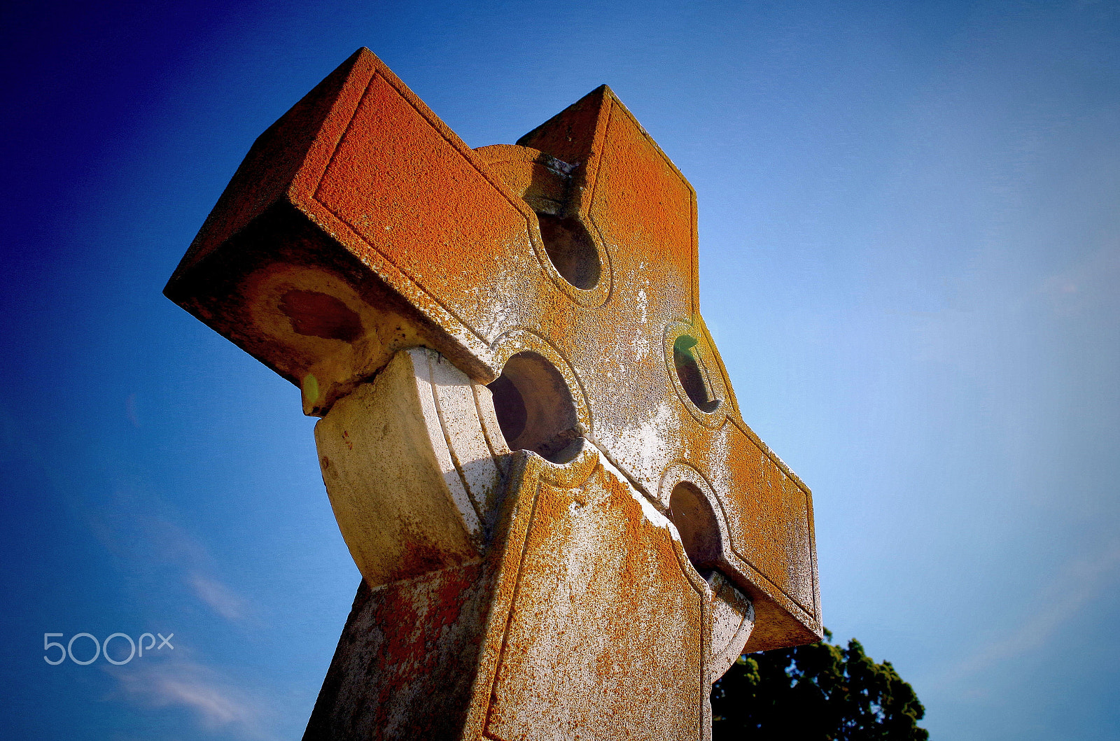 Pentax K-01 sample photo. Cross photography