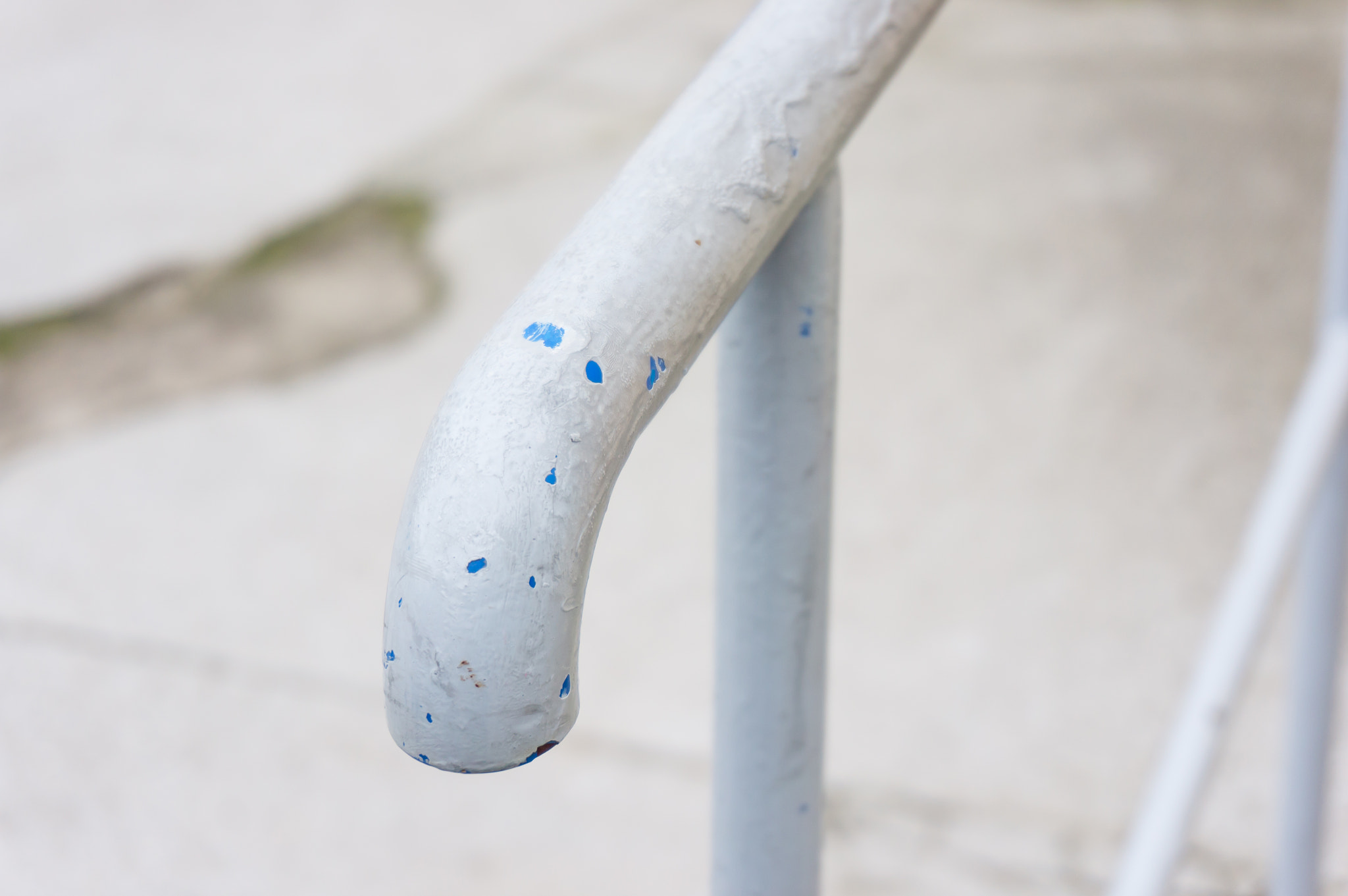 Sony E 16-50mm F3.5-5.6 PZ OSS sample photo. Metal handrail photography