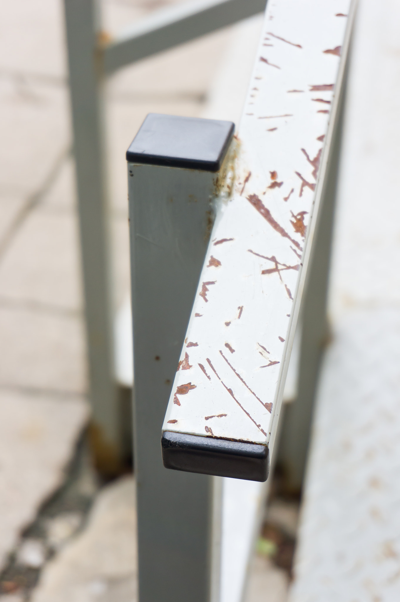 Sony E 16-50mm F3.5-5.6 PZ OSS sample photo. Metal handrail photography