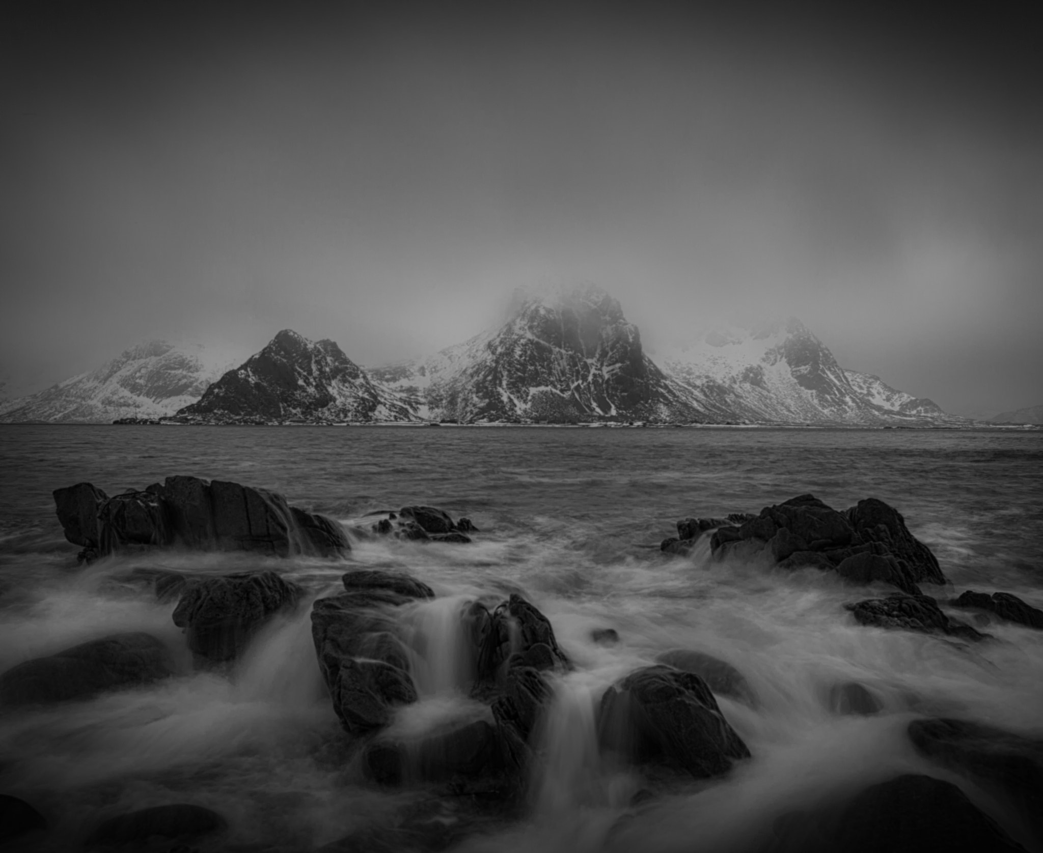 Nikon AF-S Nikkor 24mm F1.4G ED sample photo. Stormy lofoten photography
