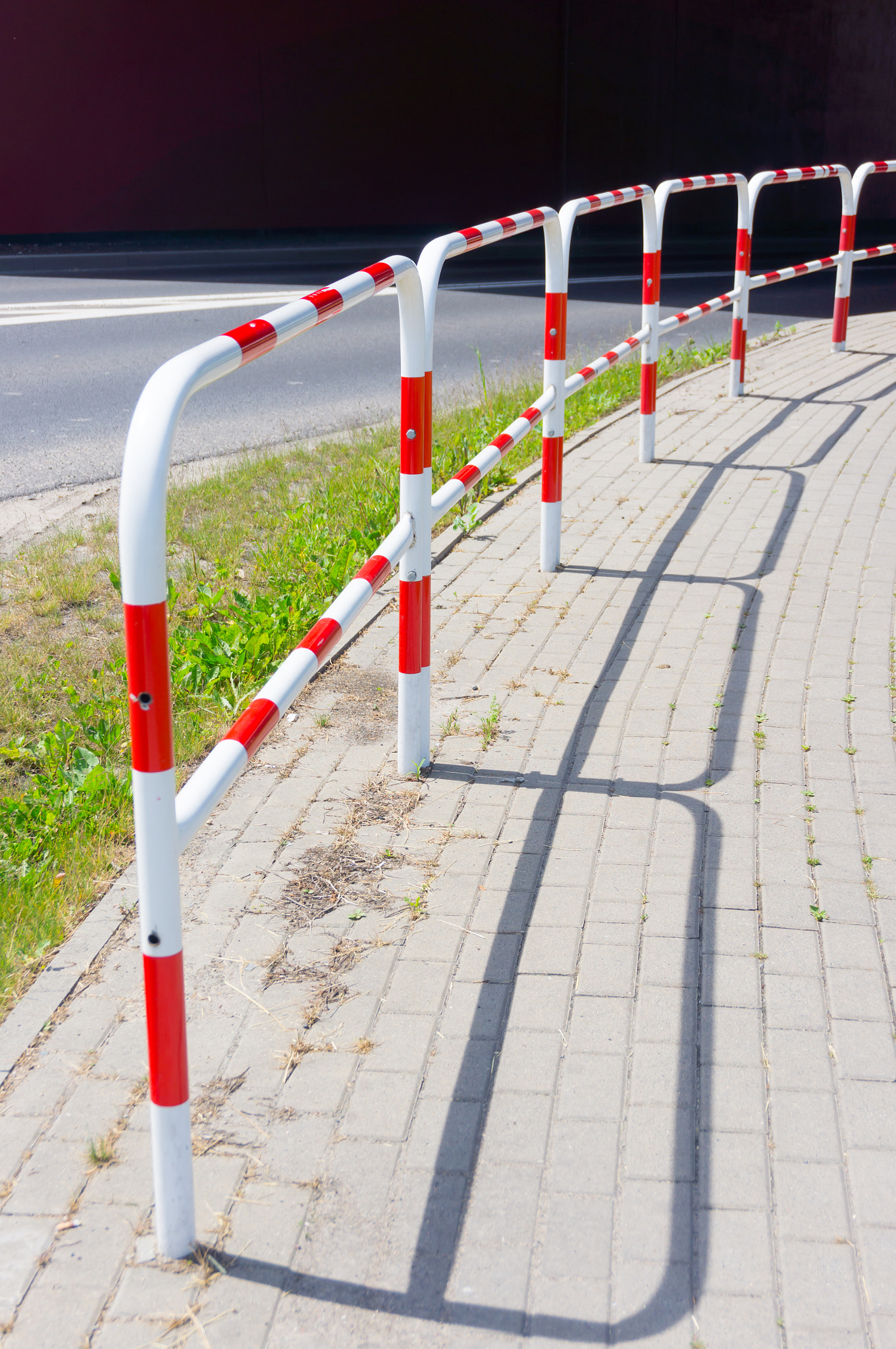 Sony E 16-50mm F3.5-5.6 PZ OSS sample photo. Metal barrier photography