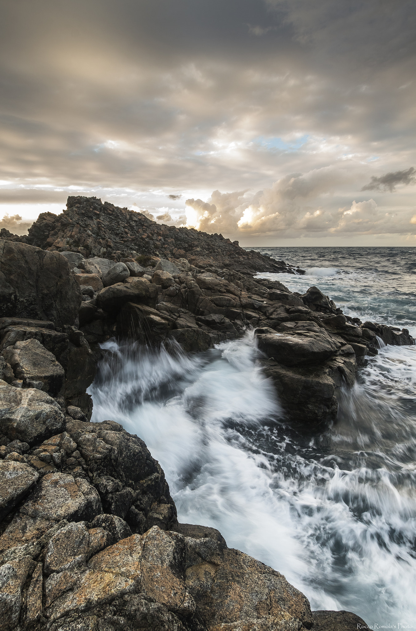 Canon EOS M sample photo. Hungry sea photography