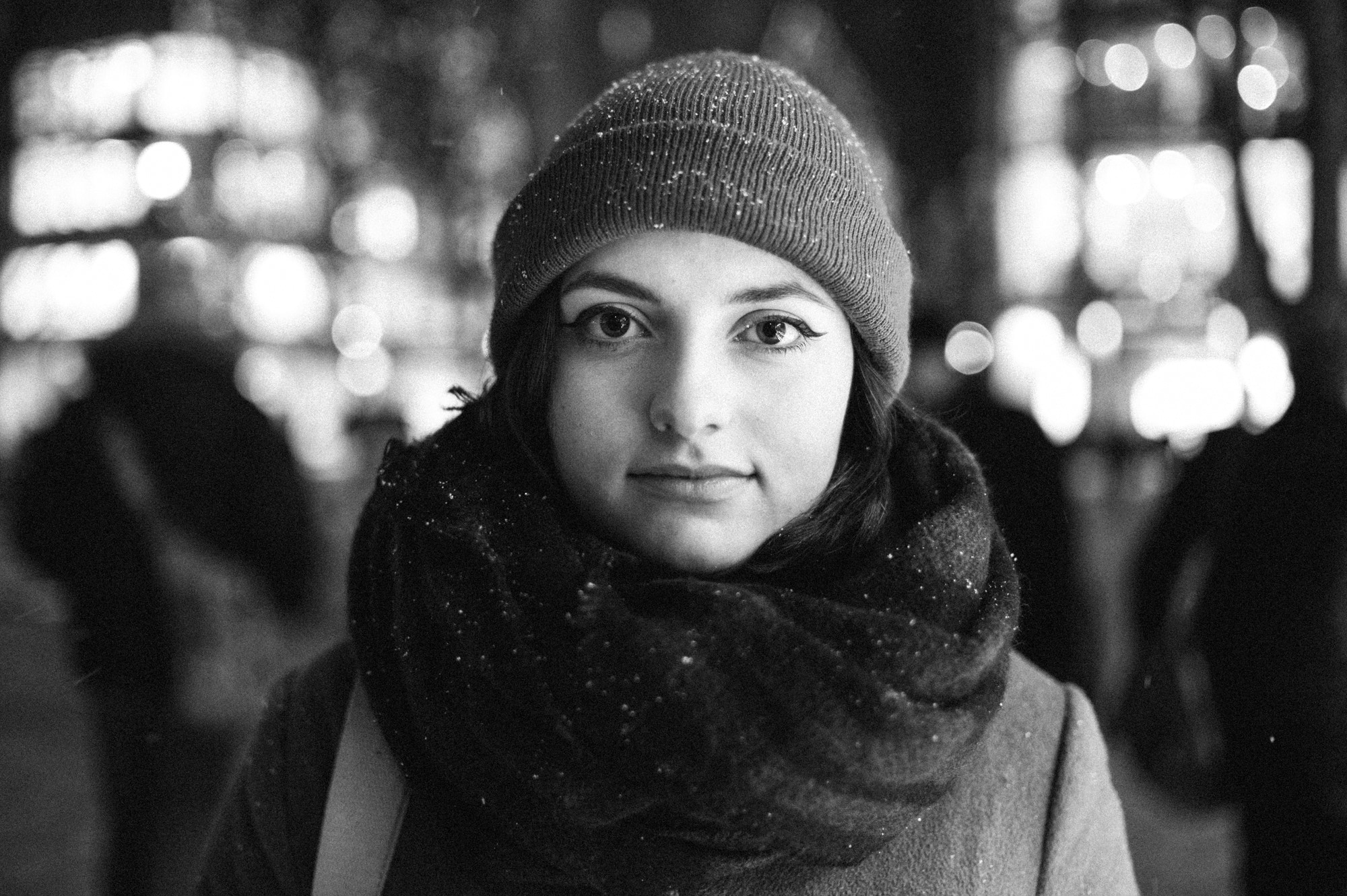 Leica Summilux-M 35mm F1.4 ASPH sample photo. Citypeople black & white photography